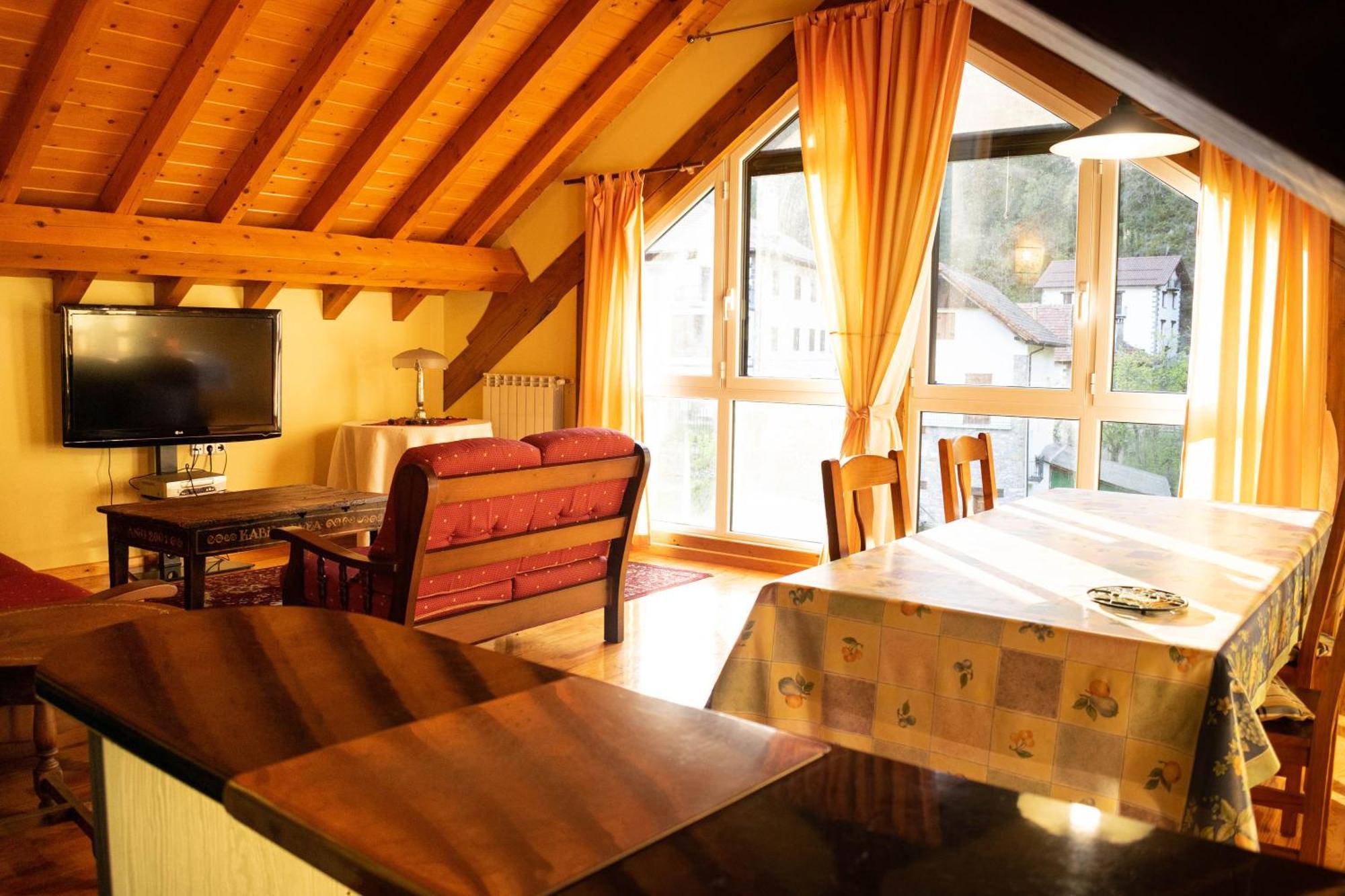 Kabila Enea 2 Apartment Uztarroz ภายนอก รูปภาพ